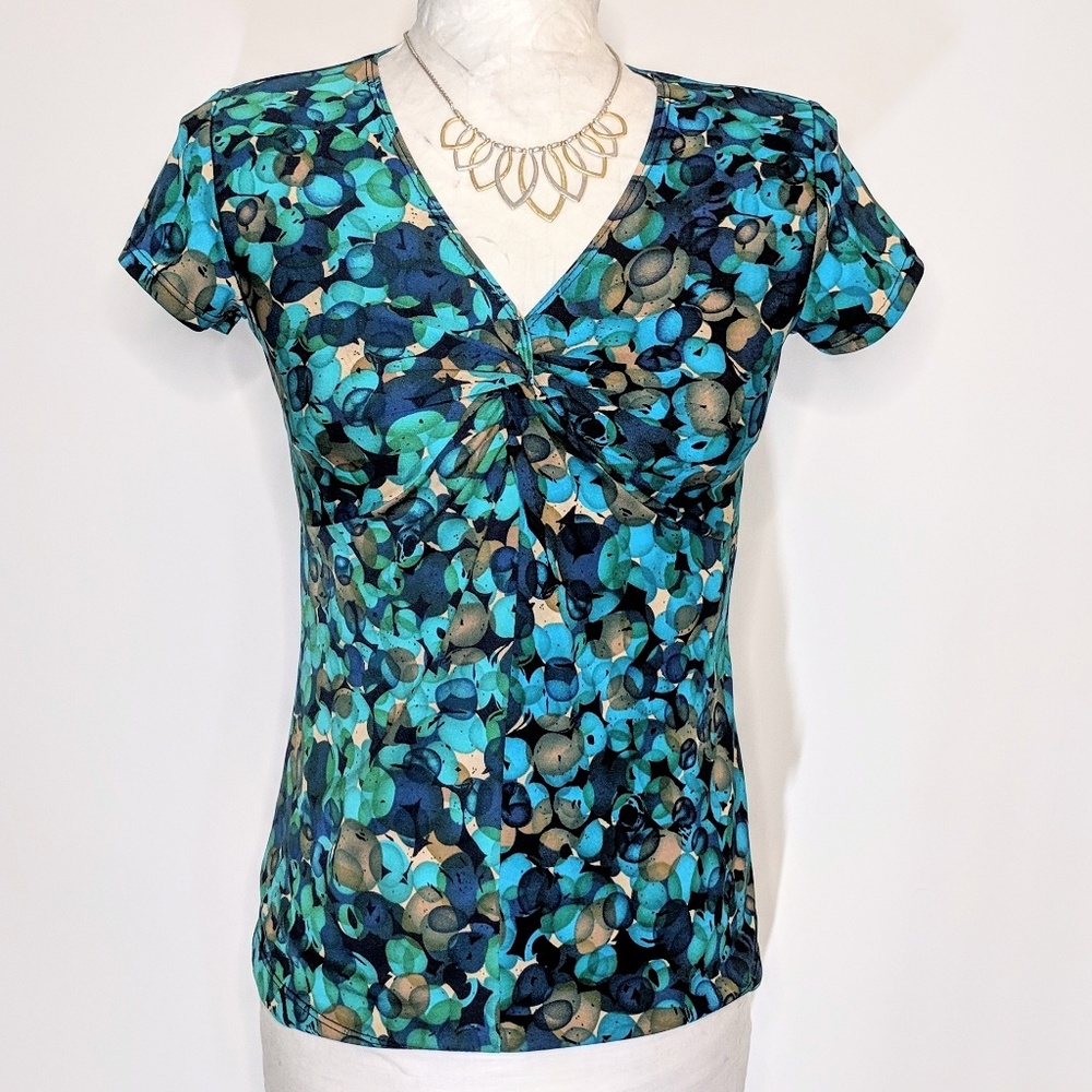 Short sleeve v-neck top